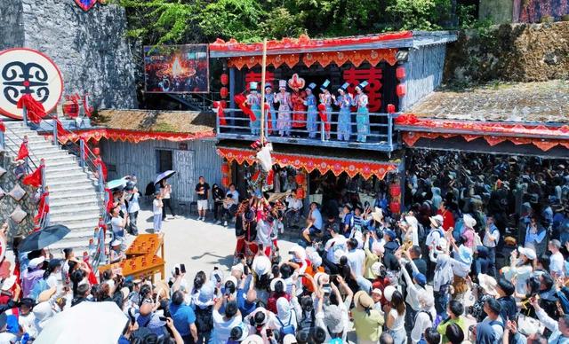 金秋有礼 绵阳有你 ‖ 九寨沟/黄龙下一站直接冲！九皇山篝火狂欢+羌族天团NPC，九绵高速顺路嗨！