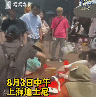 上海迪士尼突发：“跳跳虎”演员中暑晕倒