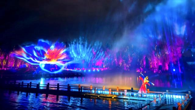 北疆首部超维度音乐水舞光影秀精彩上演