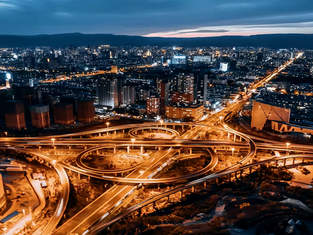 央妈背书全网发布！一条片子就让全国游客争着要来呼和浩特，太震撼了！