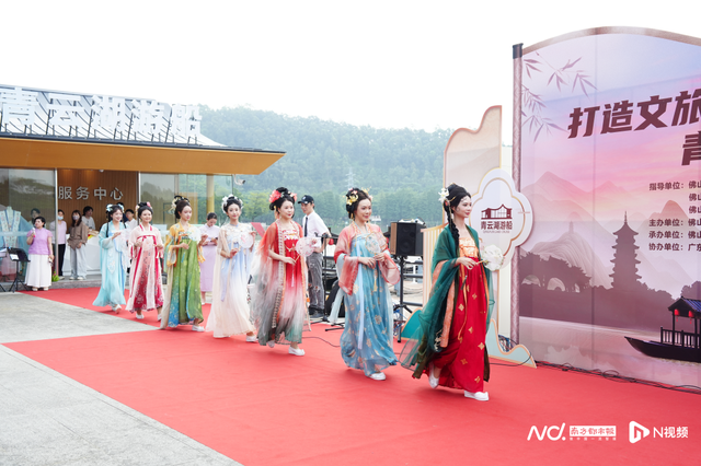 全国首创！龙脊游船“青云画舫”落地顺德顺峰山公园