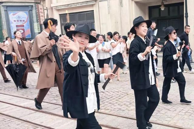 仅216天落地德州的“NPC”小镇，如何让游客留下来“演戏”
