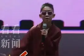陈小春儿子Jasper表演说唱，网友：不愧是基因遗传图片