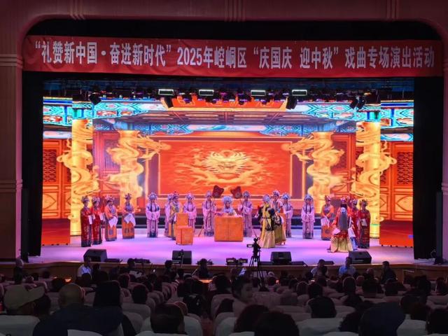秋雨润泽文旅热 我市国庆首日迎客超20万人次