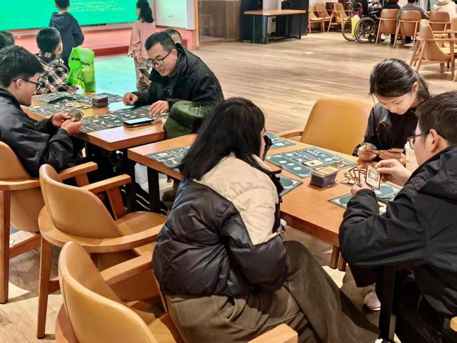 马年开门红，武汉两江游览春节假期首日人气火爆