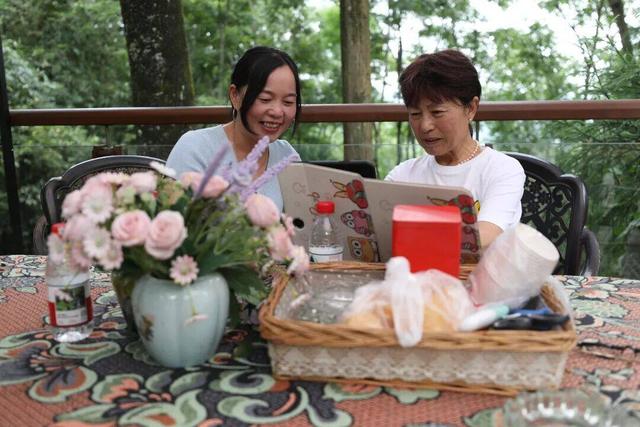 罗平康养旅居“出圈” 超高性价比获游客盛赞