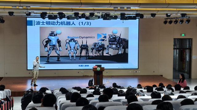 高阶前沿科普河南行 点燃青少年科学梦