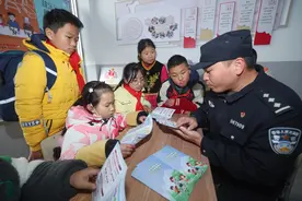 （社会）浙江岱山：海岛“民生小铺”暖民心图片