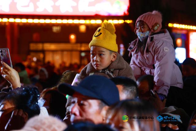 “星耀甘州 梦回府城”灯光秀启幕 府城焕彩引客来
