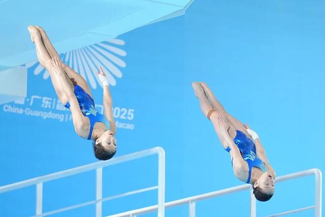 陈芋汐掌敏洁获全运会女双10米台冠军，全红婵带伤出战获第五	，此前教练说“她每天都疼得不得了”