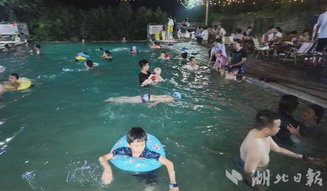 崇阳：暑期夜游升温 激发消费活力