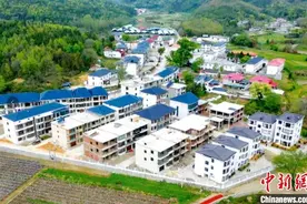 江西彭泽山村易地搬迁之变：走出山沟 产业富民图片
