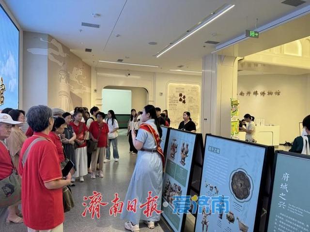 “济南泉·城历史文化特展”走进开埠博物馆