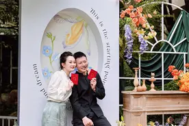 【高清组图】浪漫“520” 昆明公园式婚姻登记为爱加分图片