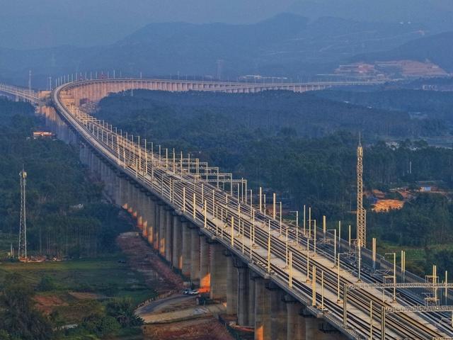 通湾达海，速写新篇！广湛高铁为区域协调发展注入新动能