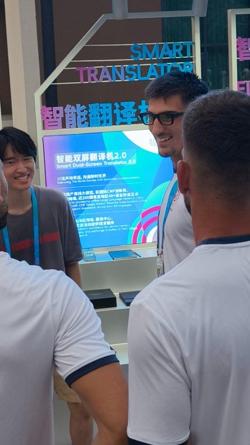 爱成都 看世运丨“成都造”科技产品出圈，在世运村遇见“幸福成都