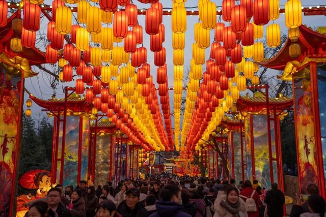 创新运营 全域沉浸｜万岁山武侠城何以从“新晋”到“顶流”？