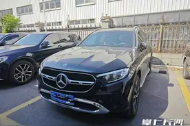 底盘坏了只因后轮胎被挤？奔驰车主质疑车辆品质图片