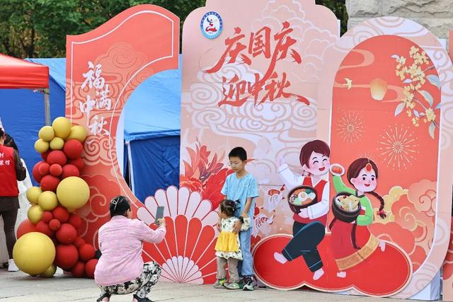 【热点】假期首日，突破170万人次！