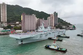 海军舰艇编队抵达香港图片