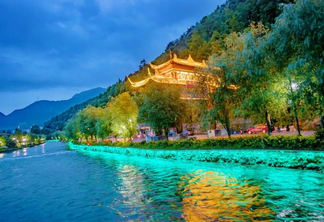 【冬季暖阳 凉山不凉】这一刻，是越西的高级感！