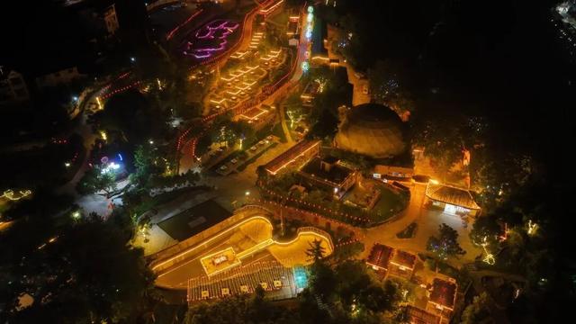 从长阳古今八景看县城建设蝶变→