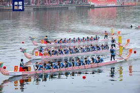 赛龙舟啦！海峡两岸42支队伍齐聚厦门图片