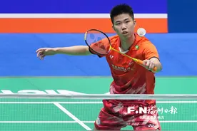 中国羽毛球公开赛落幕 福州小将翁泓阳夺得男单冠军图片
