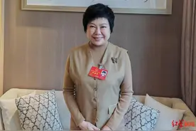 四川省人大代表、巴蜀笑星钟燕平：让四川话走进家庭，培养四川娃娃讲好四川话图片