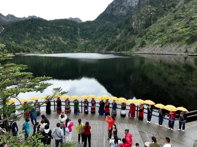 【跟着川超游凉山】月满螺髻，与国同庆！螺髻山这场双节盛会等你来嗨