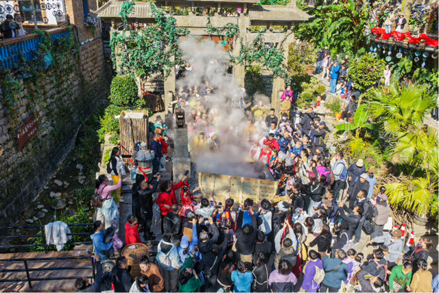 红叶柿岩荣膺中国“50赏秋景点”，本月启动浪漫初冬游