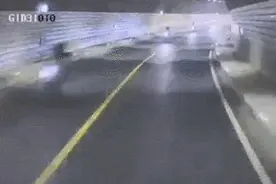 9人隧道飙车致1人死亡！69岁老人组摩托车队，“平均年龄四五十岁”图片