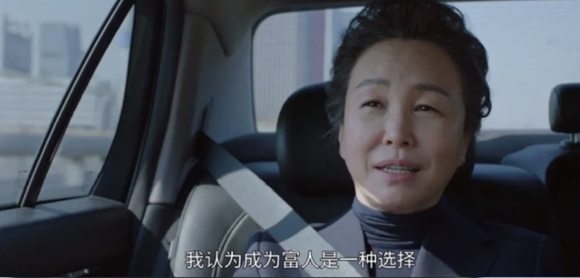 三亚县城，新晋「穷鬼度假」天堂？