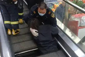 女子下半身被电梯“吞噬”！图片