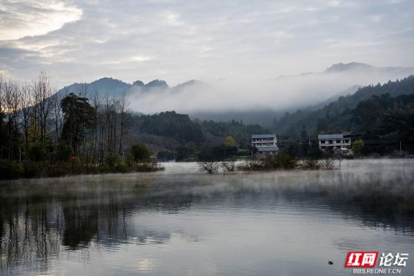 【每日一图@湖南】靖州五龙潭晨曲：雾起舟行，唤醒湘西南的生态秘境