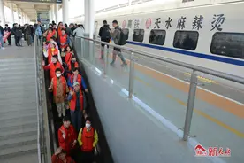 一碗麻辣烫 惹得217.23万人乘坐列车往返天水品美食 赏美景图片