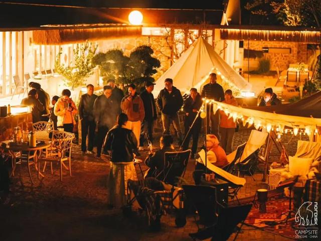 快看，青浦这个乡村跑来一只“大白熊”