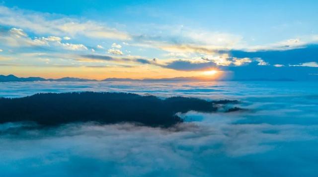 “云上瓦屋” 上线！本周绝美云海频出，这仙境谁看谁震撼！