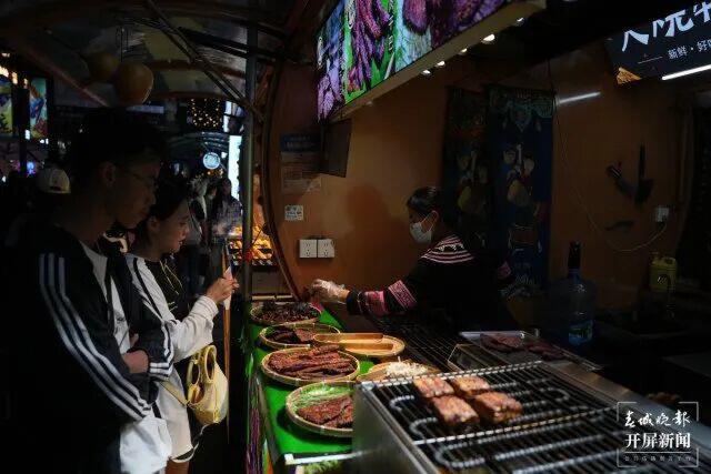 来南强街片区，解锁昆明夜生活的美味与文艺