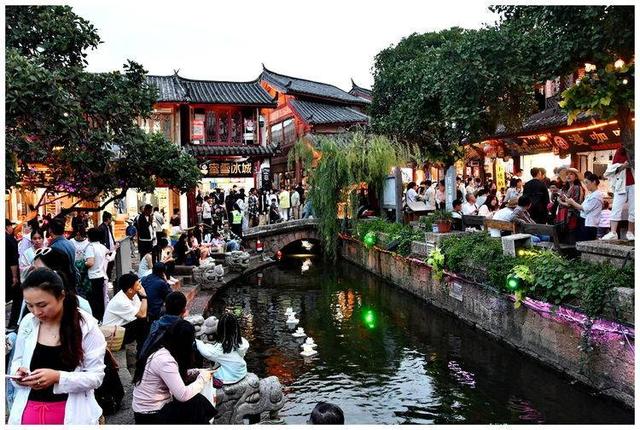七彩云南之十三：夜走丽江古城 心中五味杂陈