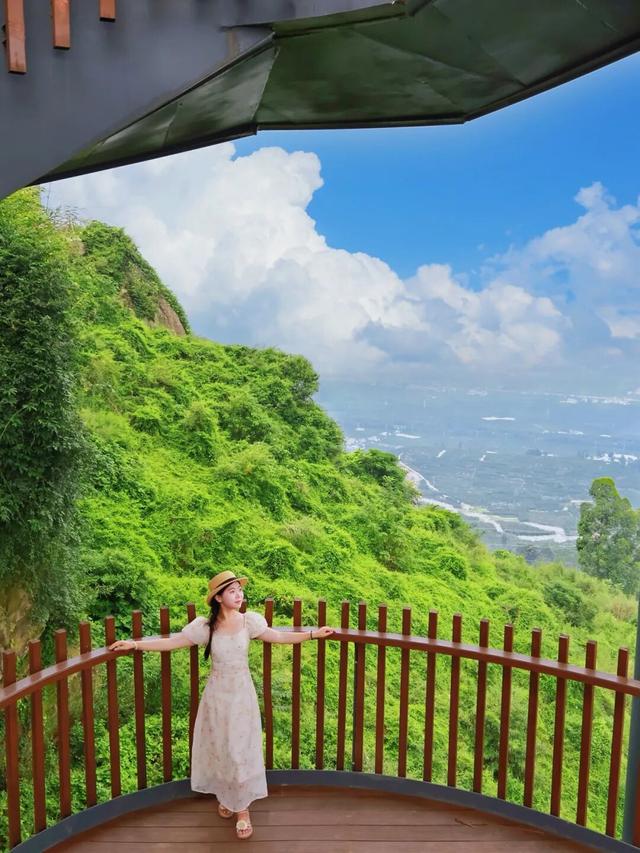 一起去爬山，给身体 “充电”
