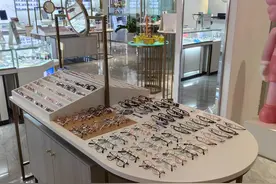眼镜价格凶猛: 单副可达上千元 成本仅为1/10图片