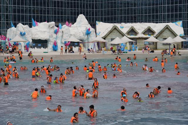 日均3000人次！清镇四季贵州水世界成为暑期 ＂顶流＂