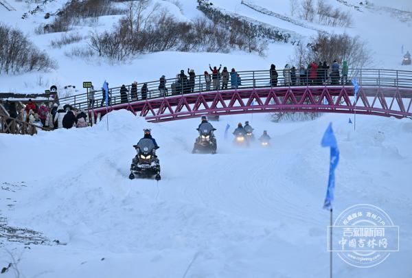 新发路观察 | 长白山的冬天，为啥这么热?