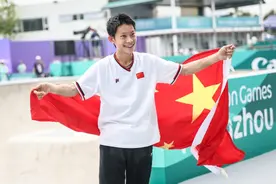 不负少年心！广东小将陈烨历史性滑板夺金，年纪最小状态最稳图片