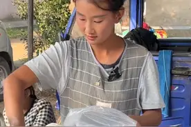 19岁山东“烤牌姑娘”走红，拒绝MCN机构百万签约：凭自己双手挣钱最安心图片