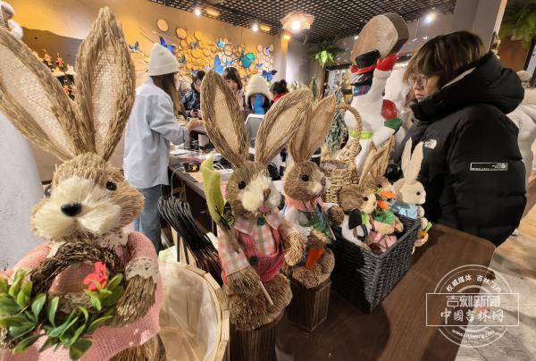 新发路观察 | 长白山的冬天，为啥这么热?