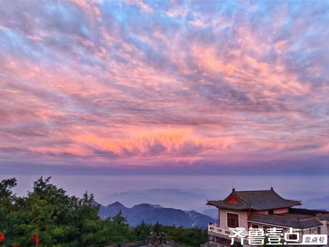 朝晖岱顶，国泰民安