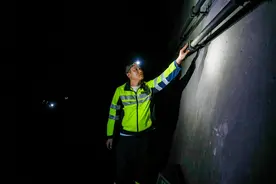 地下70米的“追光者”：夜行5小时保通2分钟图片