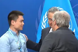 他刚被王毅认出，又被联合国秘书长点名表扬图片